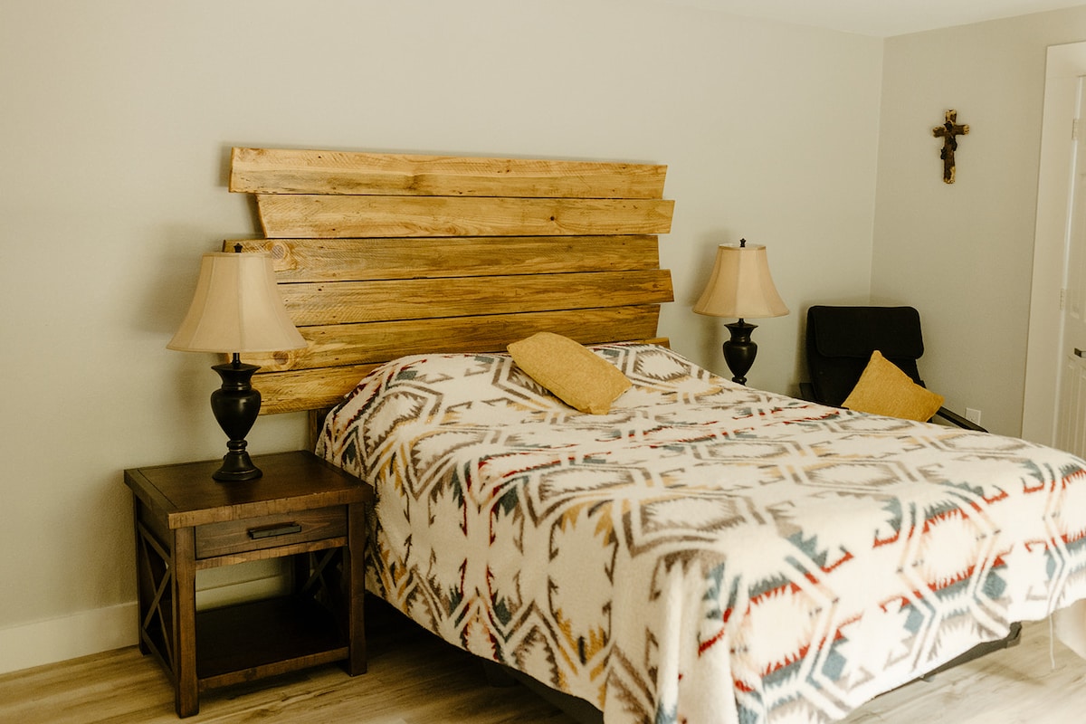Cabin sleeping area with bunk-style beds